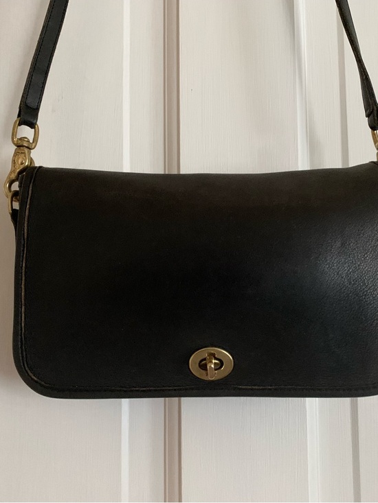 Coach Handbags - Vintage coach Black Leather Crossbody Bag with Turn-Lock Closure